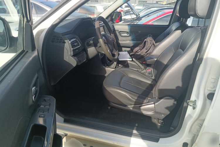 长城 风骏5 2017款 2.4L欧洲版汽油两驱进取型大双排4G69S4N局部细节19