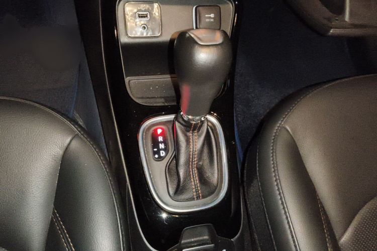 Jeep 指南者 2019款 220T 自动家享版局部细节18