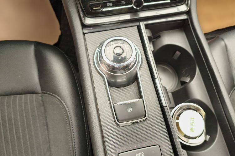 福特 金牛座 2019款 EcoBoost 245 悦享版局部细节18