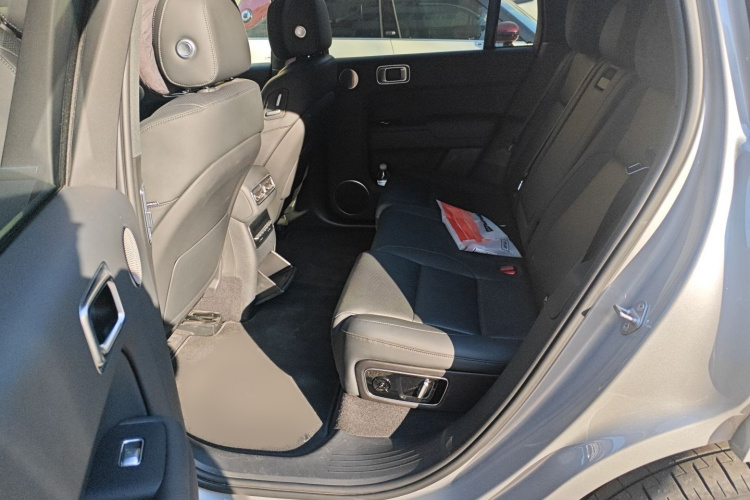 理想汽车 理想L7 2023款 Pro中控内饰7004