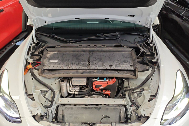 特斯拉 Model Y 2021款 长续航全轮驱动版 3D7局部细节24