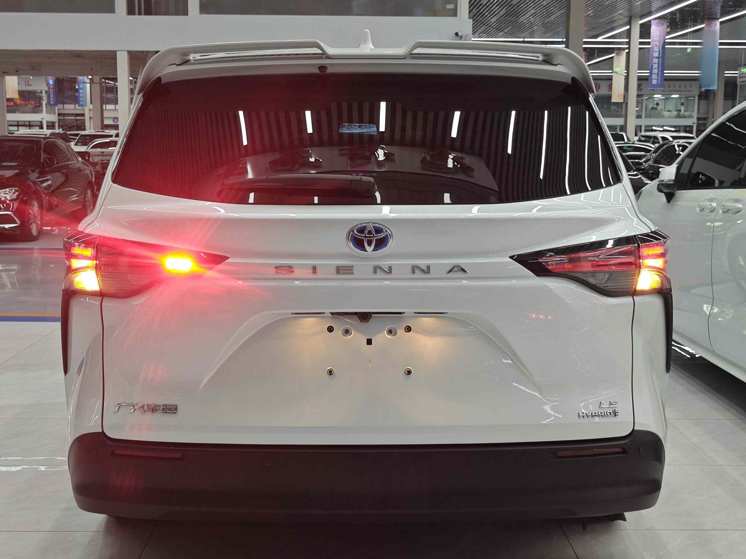 丰田 赛那SIENNA 2023款 2.5L混动 舒适版(4)