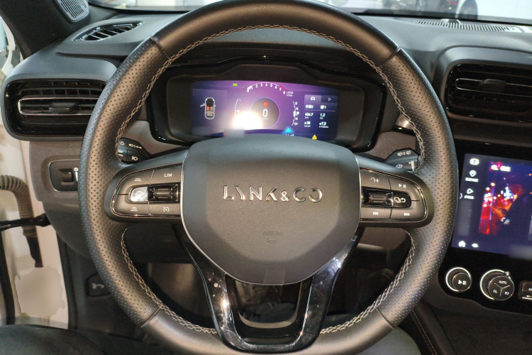 领克02 2021款 2.0TD 自动两驱劲 冠军版中控内饰13