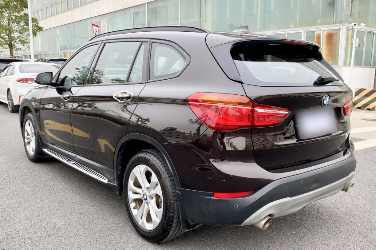 宝马X1 2016款 sDrive18Li 尊享型车身外观6009