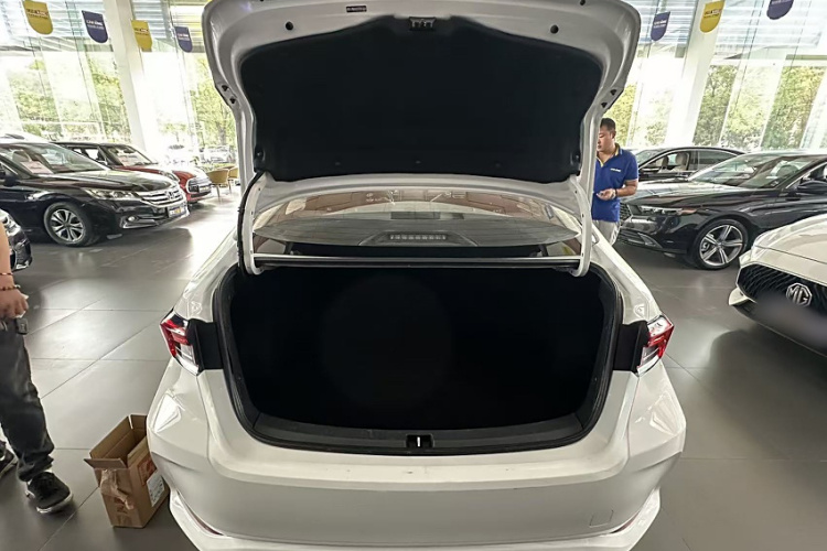 丰田 卡罗拉 2023款 1.2T 先锋版中控内饰7007