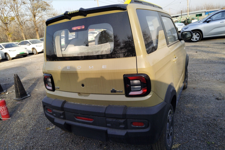 吉利银河 2025款 210km 熊猫骑士车身外观7