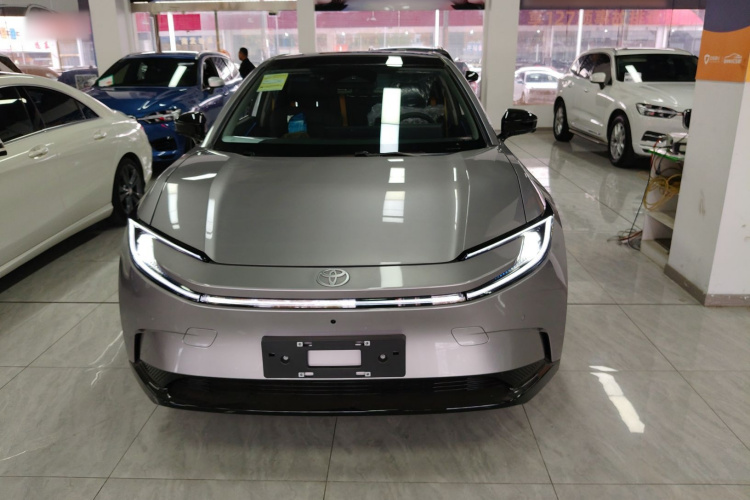 丰田bZ5 2025款 550 PRO车身外观2