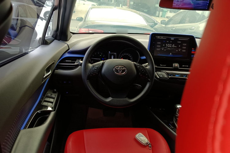 丰田C-HR 2018款 2.0L 酷越领先版 国V中控内饰13