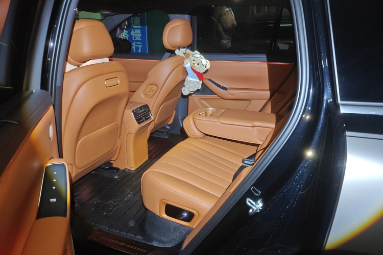 鸿蒙智行 问界M7 2026款 增程 Max四驱版 5座中控内饰21