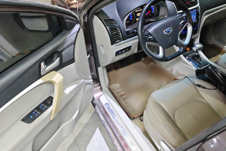 吉利汽车 帝豪 2014款 三厢 1.5L CVT精英型中控内饰7003