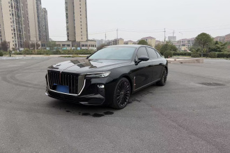 红旗H9 2025款 2.0T 两驱旗享私享风尚版 5座