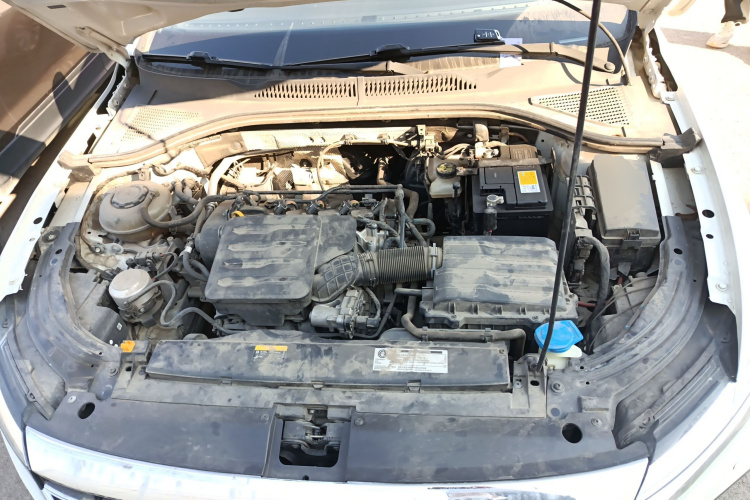 大众 朗逸 2023款 改款 1.5L 自动得逸版机舱底盘24