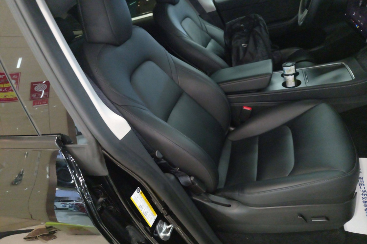 特斯拉 Model Y 2022款 改款 后轮驱动版局部细节41