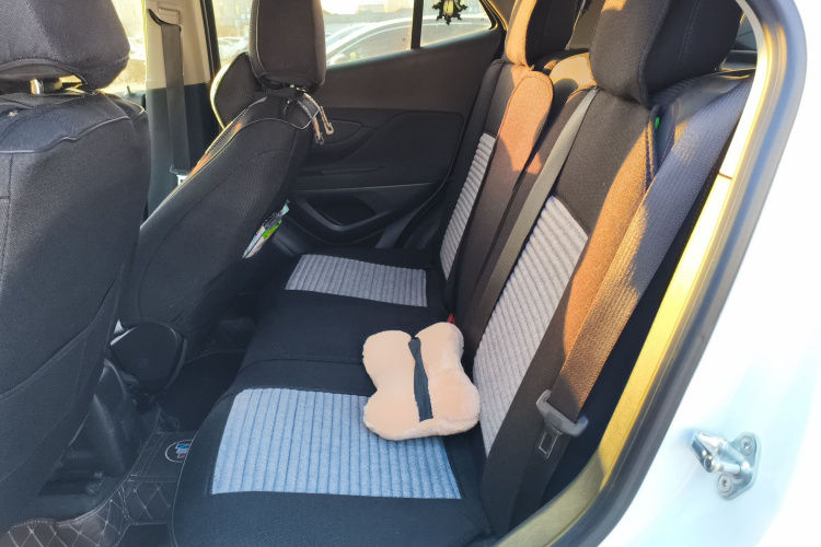 别克 昂科拉 2015款 1.4T 自动两驱都市精英型中控内饰21