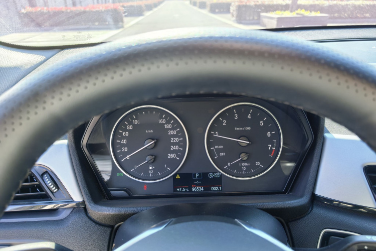 宝马X1 2016款 sDrive18Li 尊享型中控内饰7004