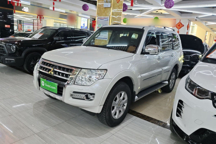 三菱 帕杰罗(进口) 2020款 3.0L 自动尊贵越野版车身外观6003