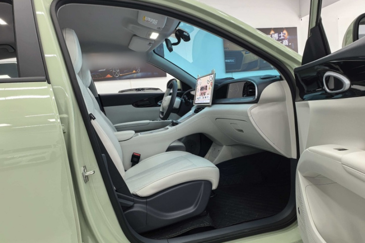 吉利银河 星愿 2025款 UP 410km 探索版中控内饰7004
