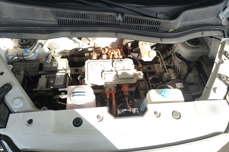 零跑汽车 零跑T03 2024款 310舒享版机舱底盘24