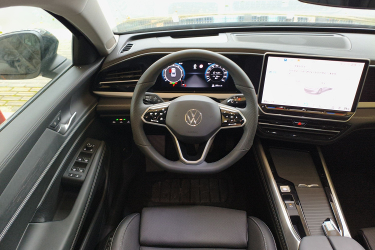 大众 帕萨特 2025款 Pro 380TSI 龙耀版中控内饰13