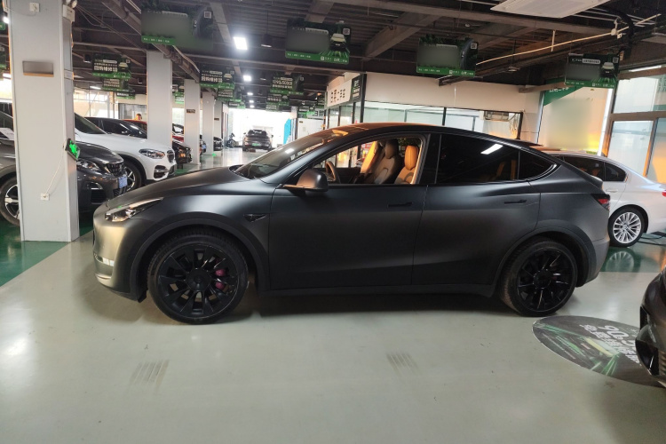 特斯拉 Model Y 2021款 长续航全轮驱动版 3D7车身外观6003