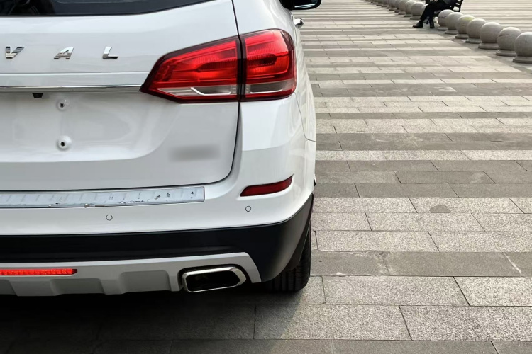 哈弗H6 2017款 蓝标 运动版 1.5T 自动两驱豪华型车身外观9