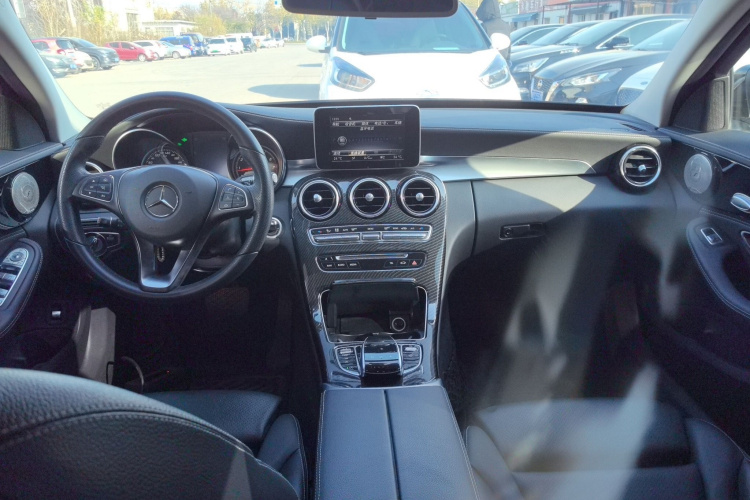 奔驰C级 2017款 改款 C 180 L 动感型运动版中控内饰12