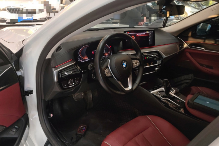 宝马5系 2022款 改款二 530Li xDrive 豪华套装中控内饰7002
