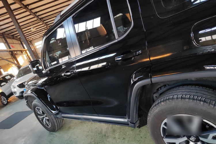 坦克300 2021款 城市版 2.0T 很有型车身外观4