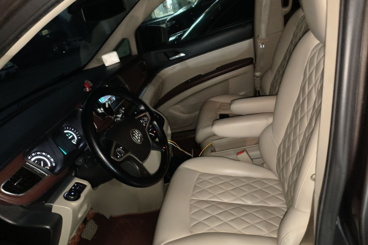 别克GL8 2017款 25S 豪华型 国V局部细节19