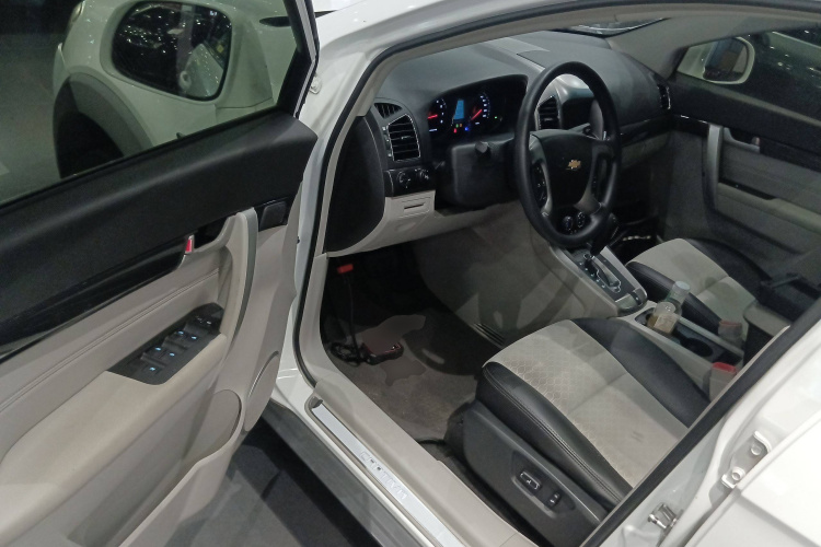 雪佛兰 科帕奇 2015款 2.4L 两驱城市版 5座中控内饰7003