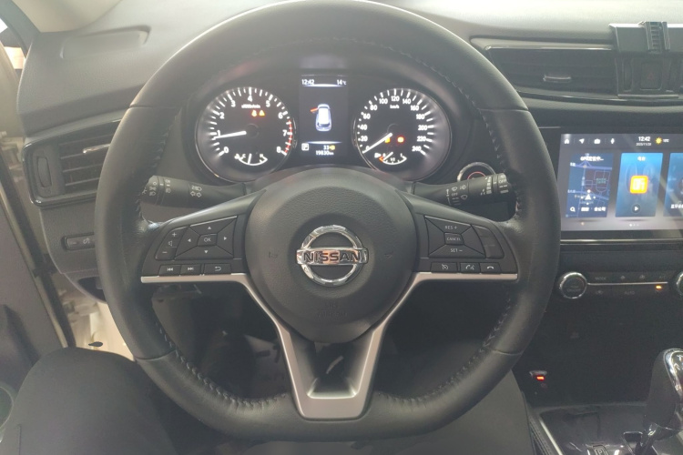 日产 奇骏 2021款 2.0L CVT 2WD XL ITS舒适纪念版中控内饰13