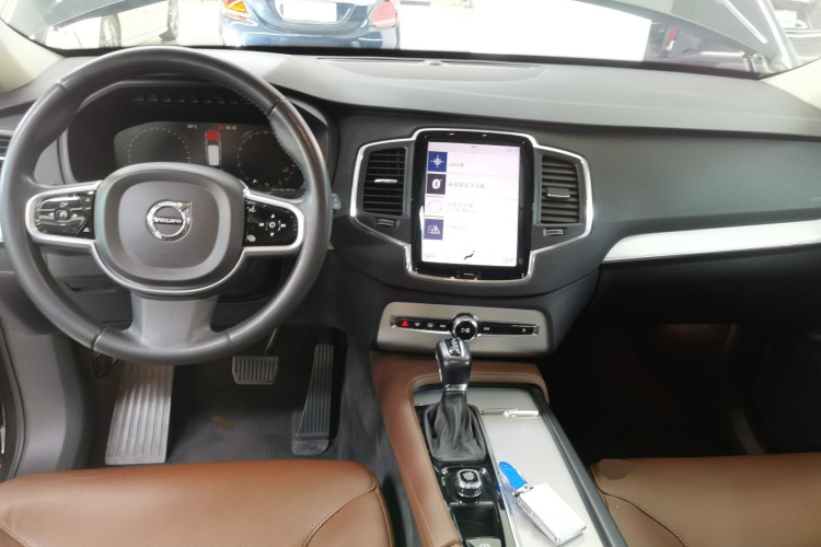 沃尔沃XC90 2019款 T5 智逸版 7座 国V中控内饰12