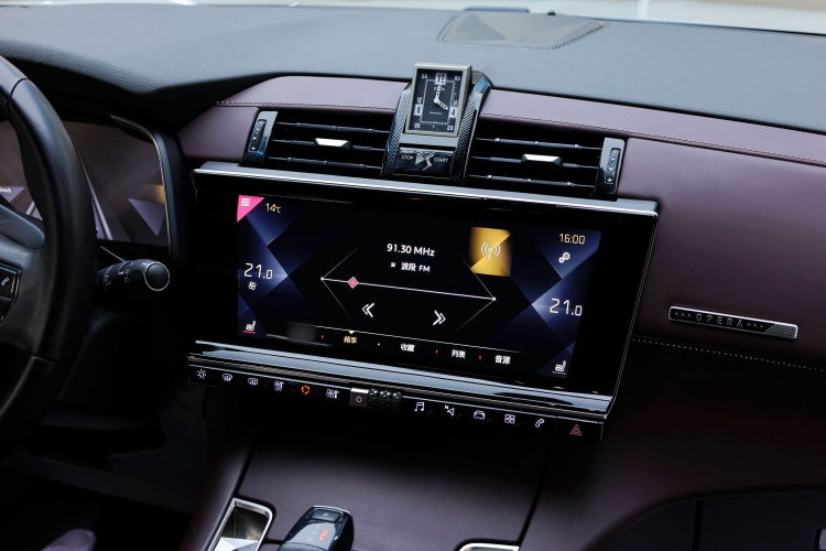 DS 7 2018款 45THP 歌剧院版局部细节16