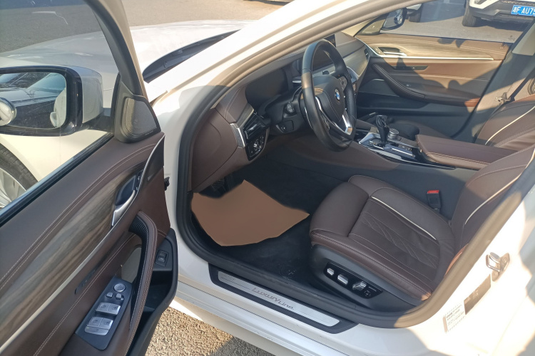 宝马5系 2020款 530Li 尊享型 豪华套装中控内饰7003
