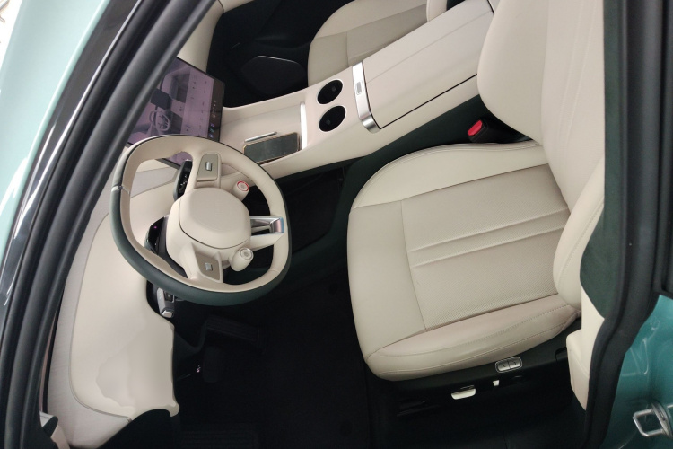 小米汽车 小米YU7 2025款 超长续航高性能四驱Max版局部细节19