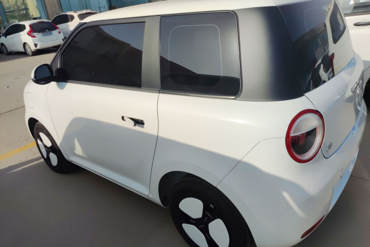 长安启源 长安Lumin 2024款 301km 橙风版车身外观4