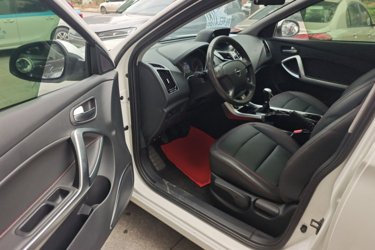 海马S5 2018款 1.6L 手动豪华型中控内饰20