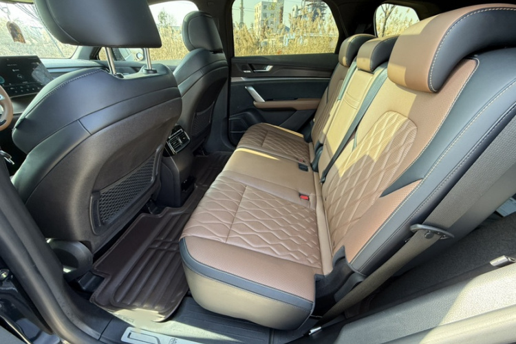 比亚迪 唐新能源 2021款 DM-i 112KM 尊贵型中控内饰7002