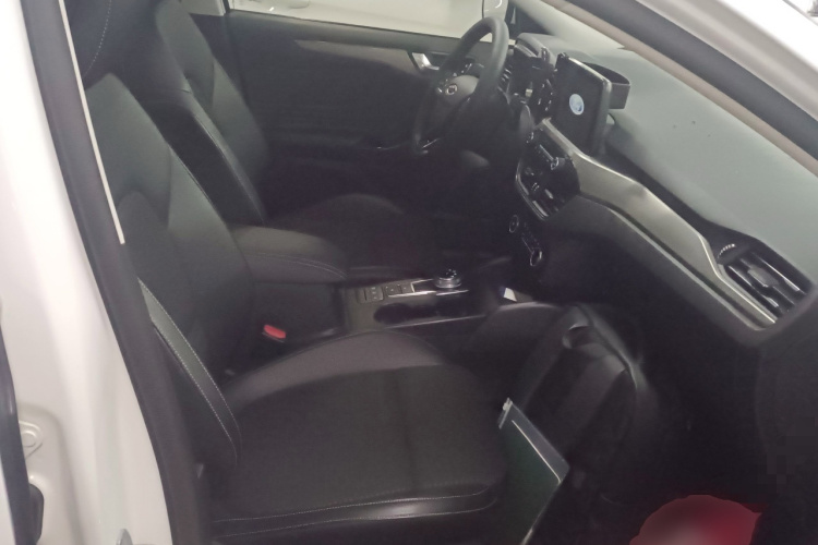 福特 福克斯 2020款 三厢 EcoBoost 180 自动锋潮型局部细节41