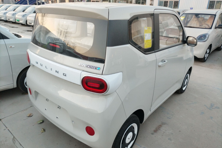 五菱汽车 宏光MINIEV 2024款 第三代 215km 青春版车身外观7