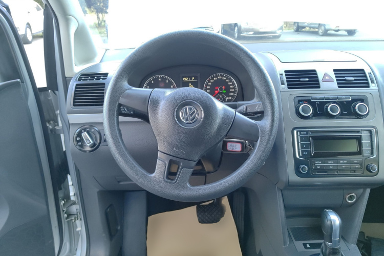 大众 途安 2013款 1.4T DSG舒适版5座中控内饰13