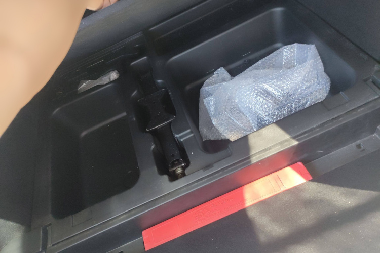 比亚迪S6 2014款 2.0L 手动豪华型 5座中控内饰7005