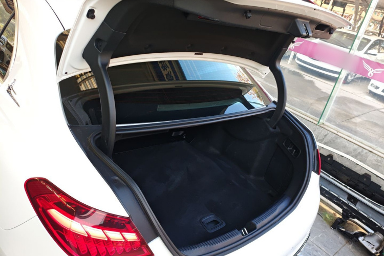 奔驰C级 2023款 改款 C 260 L 运动版机舱底盘23