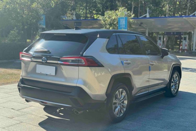 丰田 威兰达 2020款 双擎 2.5L E-CVT两驱豪华版车身外观6004