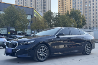 宝马i5 2024款 eDrive 35L M运动套装