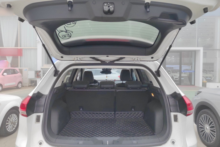 哈弗H6 2021款 1.5GDIT 自动冠军版机舱底盘23