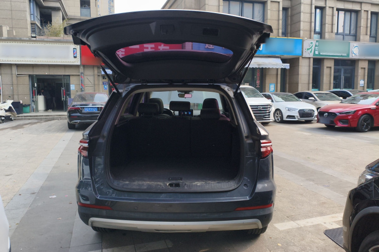 比亚迪 宋Pro 2019款 1.5T 自动精英型机舱底盘23