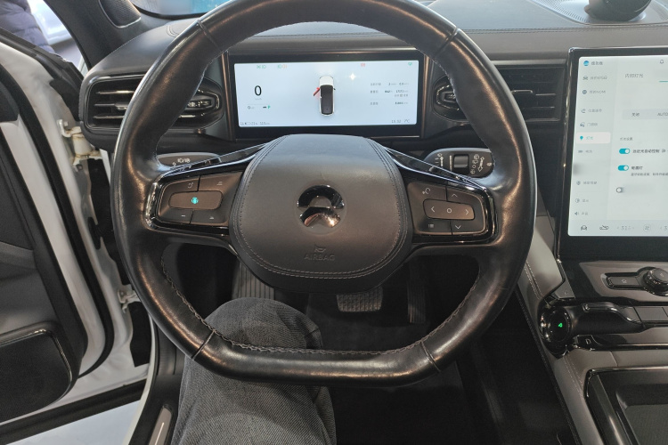 蔚来ES8 2020款 580KM 签名版 六座版中控内饰13