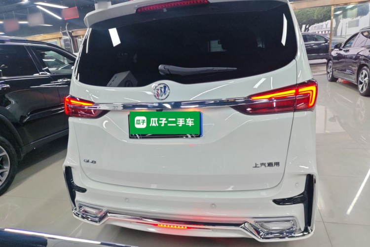 别克GL8 2023款 改款 陆上公务舱 豪华型车身外观6
