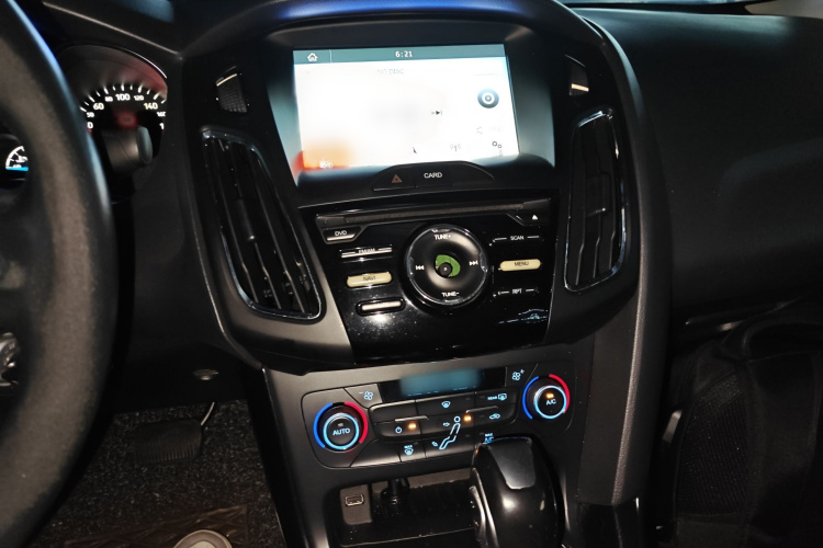 福特 福克斯 2017款 三厢 1.6L 自动风尚型智行版局部细节16